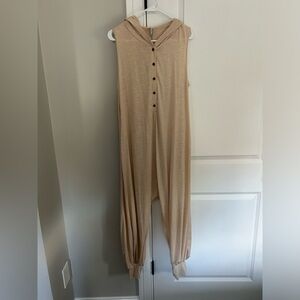 Sleeveless jumpsuit